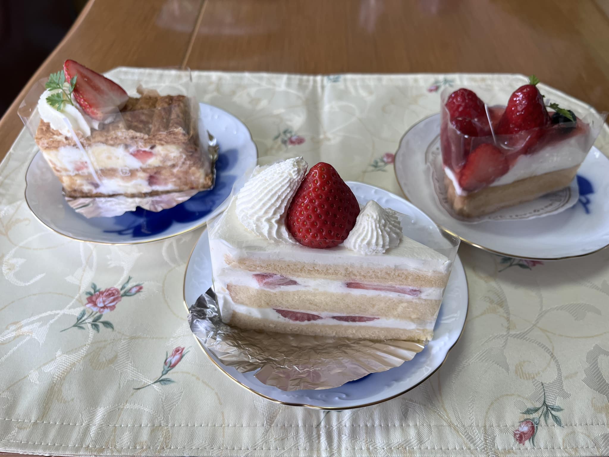 ピエール(pierre) ケーキ・タルト ショートケーキ&ミルフィーユ&いちごタルト