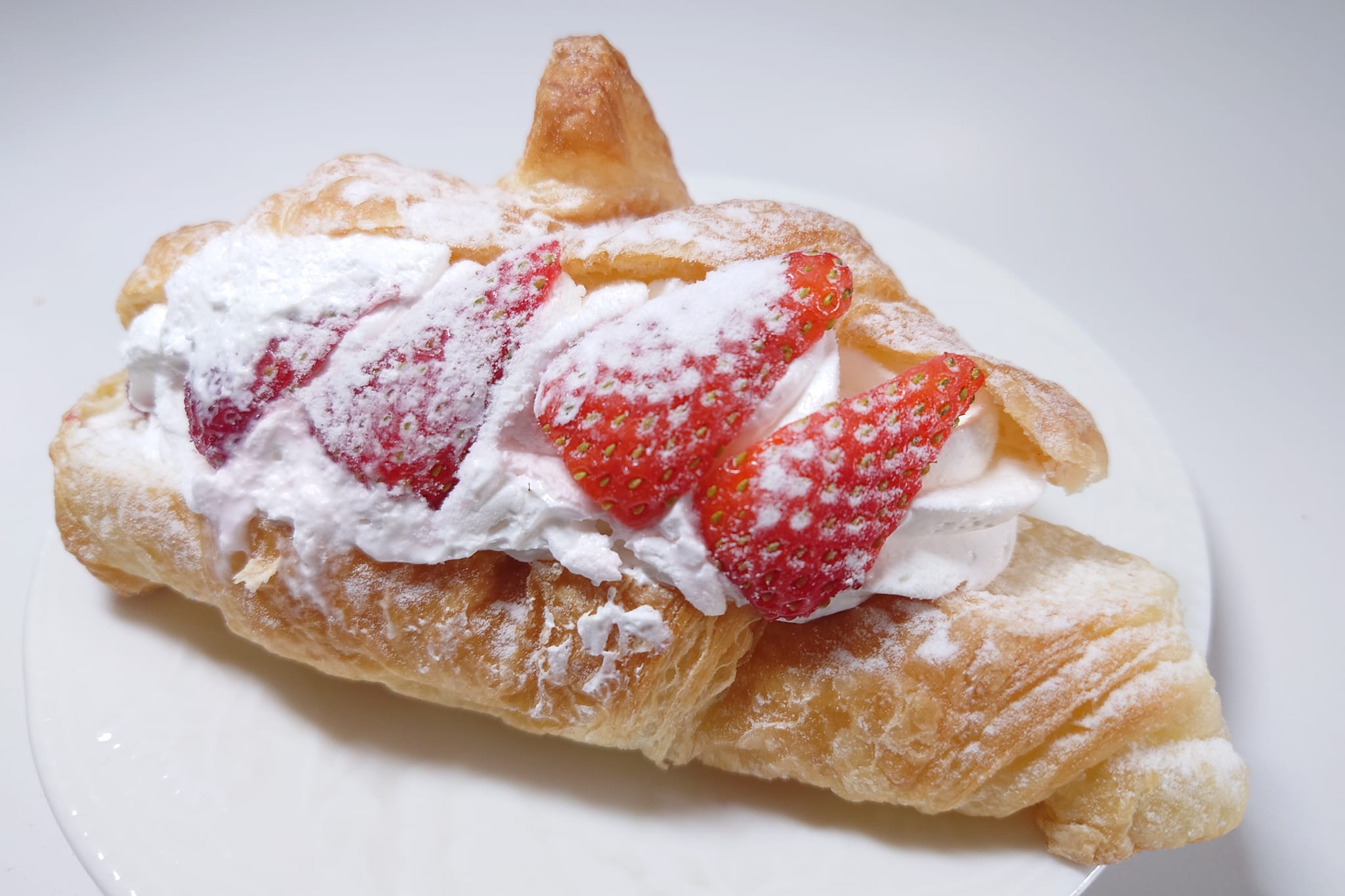 Bakery Teracce Point パン いちごクロワッサン