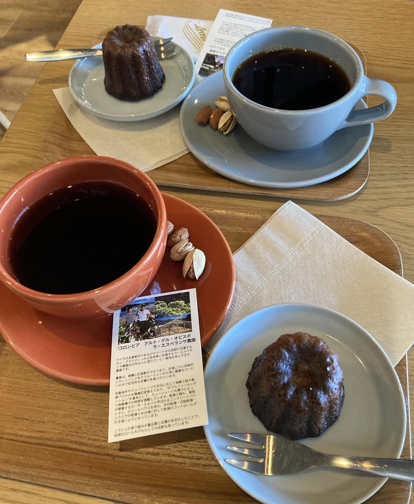 695COFFEE&nbsp;カヌレ&nbsp;カヌレとコーヒー