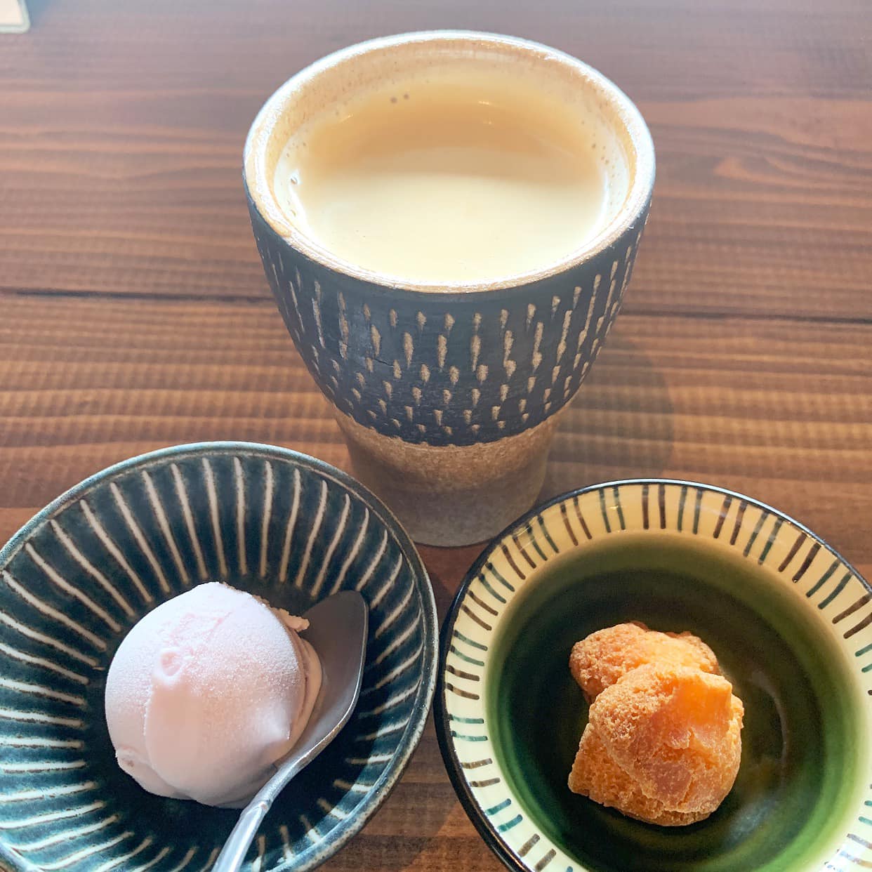 古民家食堂・ゲストハウス パイパティローマ&nbsp;アイス・ジェラート&nbsp;紫芋アイスクリーム&サーターアンダギー